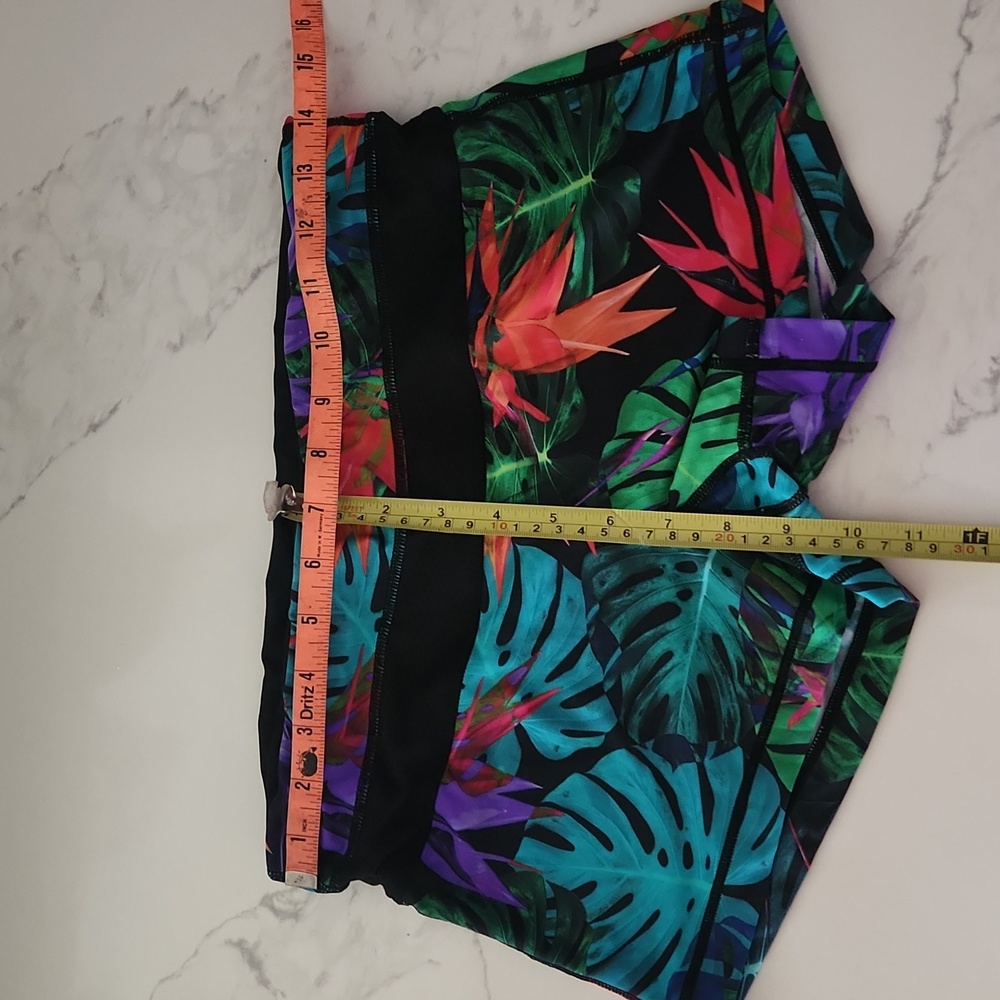 With Love from Paradise Tropical Floral Large Shorts - Picture 6 of 10